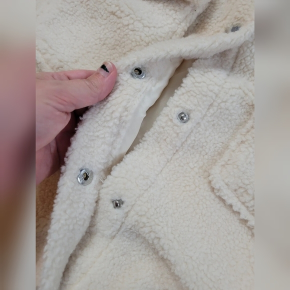 Only 'Deena' shacket - Picture 7 of 15